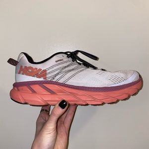 Hoka Clifton 6